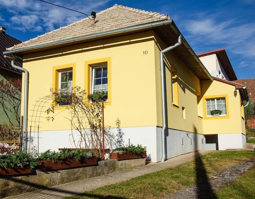 Žltý domček - Apartmán Švábovce Exteriér fotografie